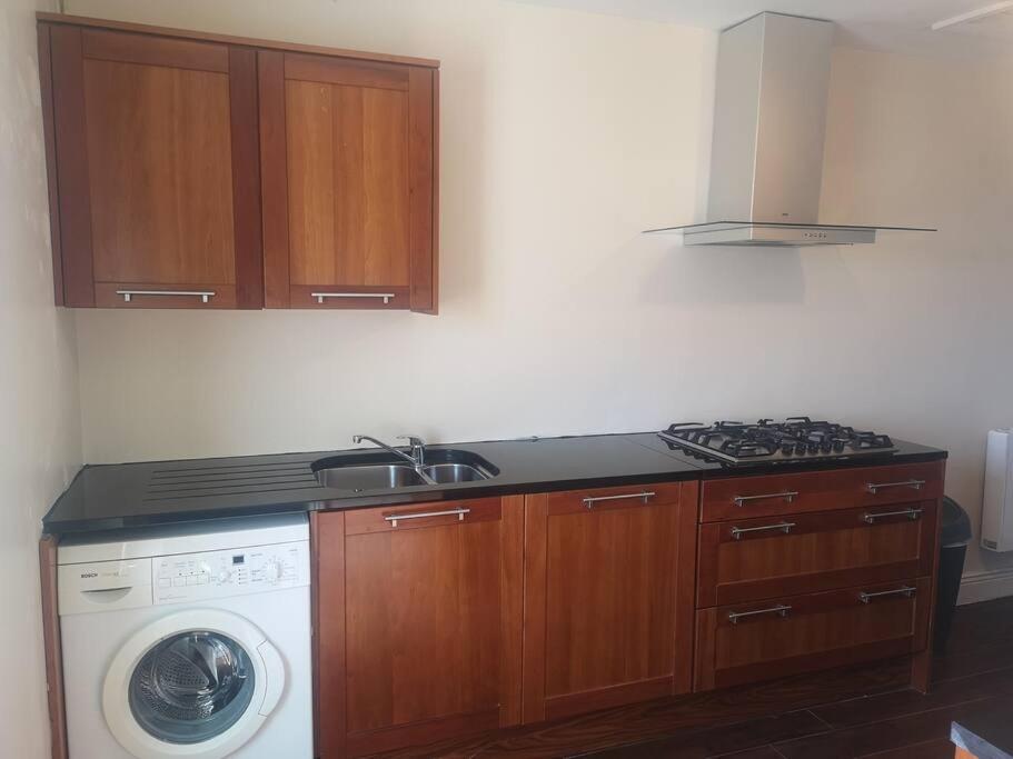 Spacious And Warm 2 Bedroom Apartment Sleeps Up To 5 Athy Eksteriør bilde